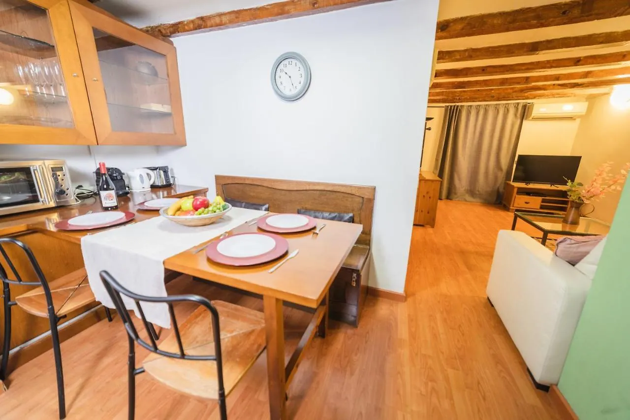 Rustic Poble Sec Apartment Barcellona Spagna