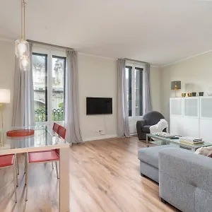 Sibs Coliseum - Cozy&central Apartamento